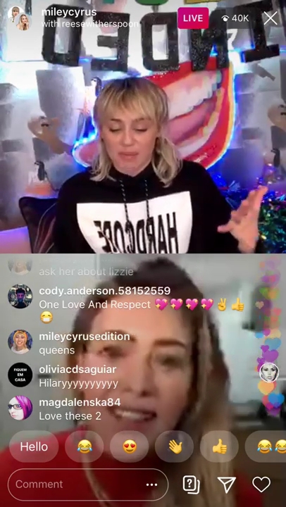DailyDuff-dot-nl_2020InstagramLiveWithMiley0391.jpg