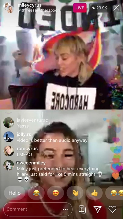 DailyDuff-dot-nl_2020InstagramLiveWithMiley0553.jpg