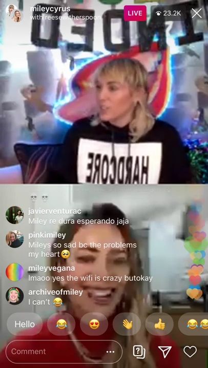 DailyDuff-dot-nl_2020InstagramLiveWithMiley0560.jpg