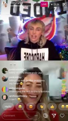 DailyDuff-dot-nl_2020InstagramLiveWithMiley0561.jpg