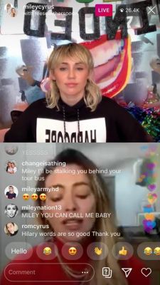 DailyDuff-dot-nl_2020InstagramLiveWithMiley0666.jpg