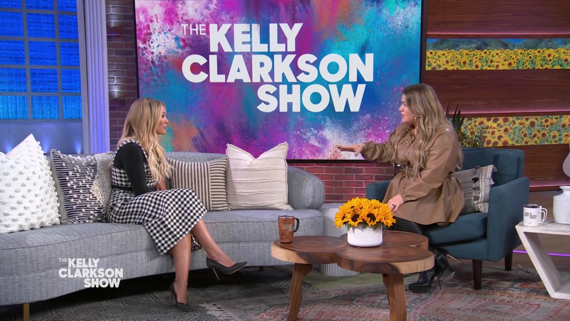 DailyDuff-dot-nl_2022TheKellyClarksonShow0069.jpg DailyDuff-dot-nl_2022TheKellyClarksonShow0069.jpg