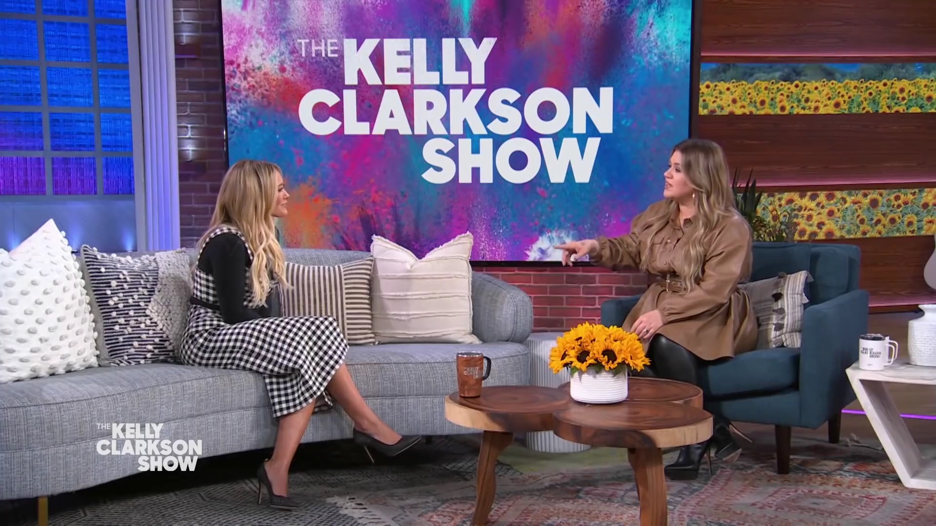 DailyDuff-dot-nl_2022TheKellyClarksonShow0332.jpg