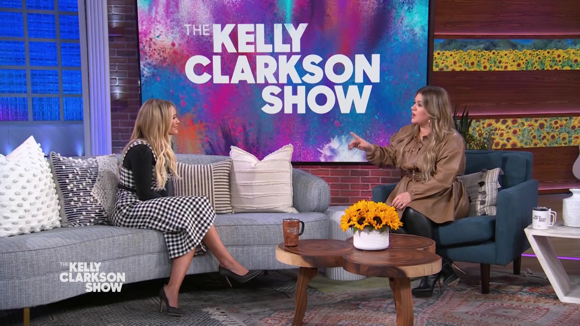 DailyDuff-dot-nl_2022TheKellyClarksonShow0333.jpg