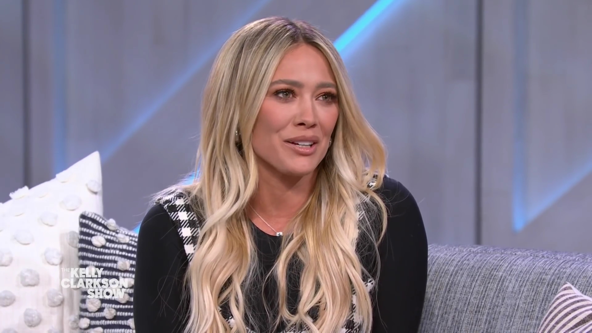 DailyDuff-dot-nl_2022TheKellyClarksonShow0396.jpg