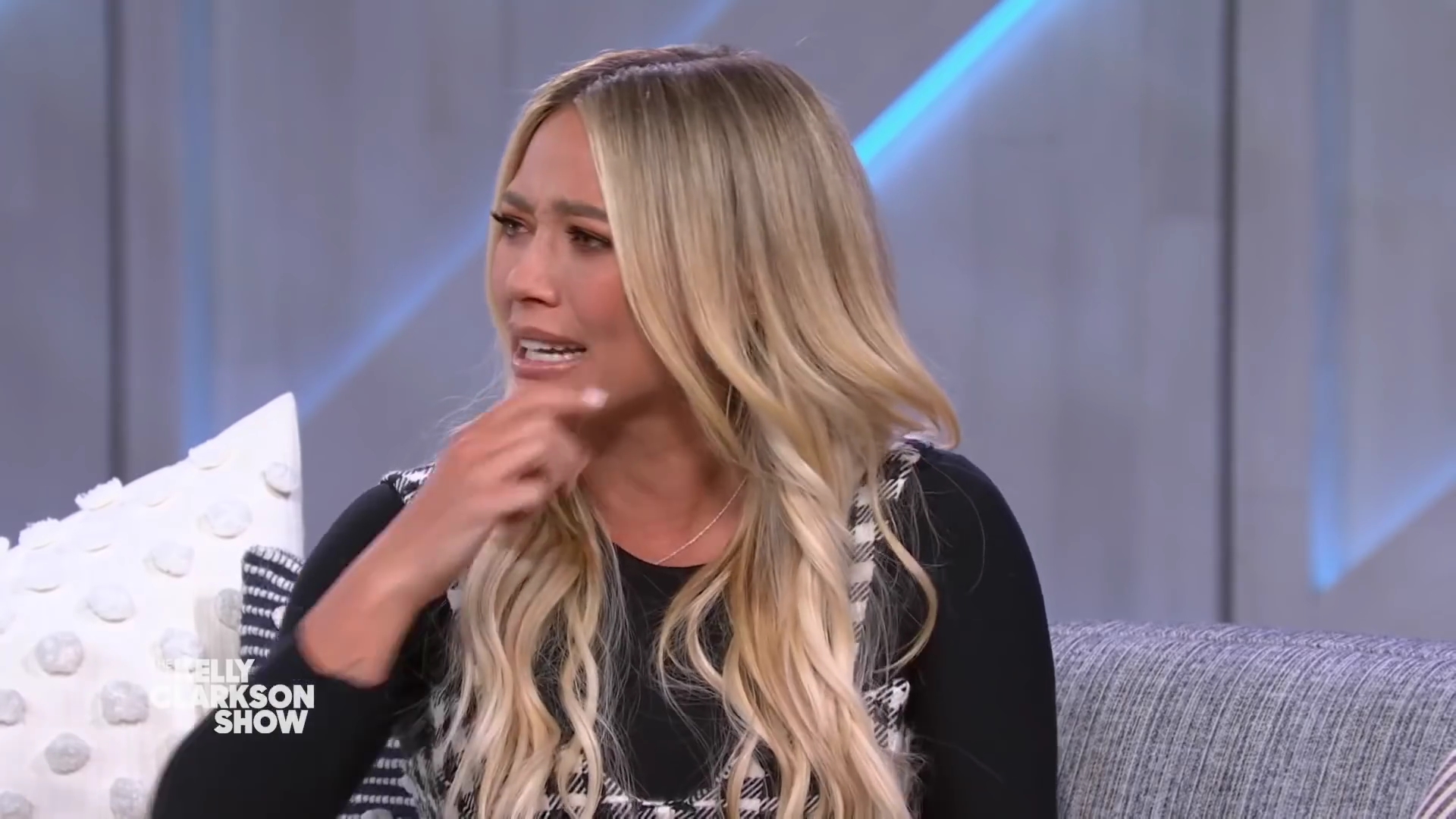 DailyDuff-dot-nl_2022TheKellyClarksonShow0503.jpg