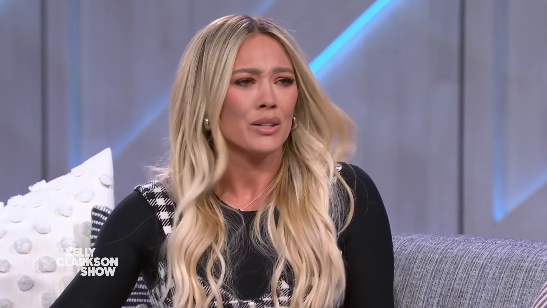 DailyDuff-dot-nl_2022TheKellyClarksonShow0504.jpg