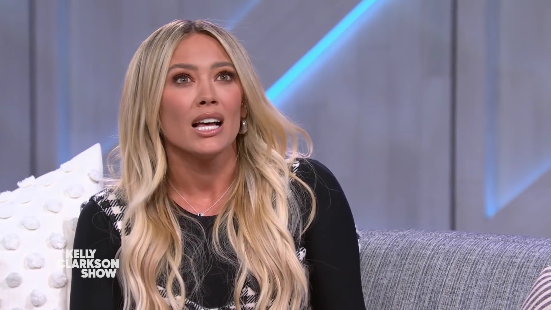 DailyDuff-dot-nl_2022TheKellyClarksonShow0520.jpg