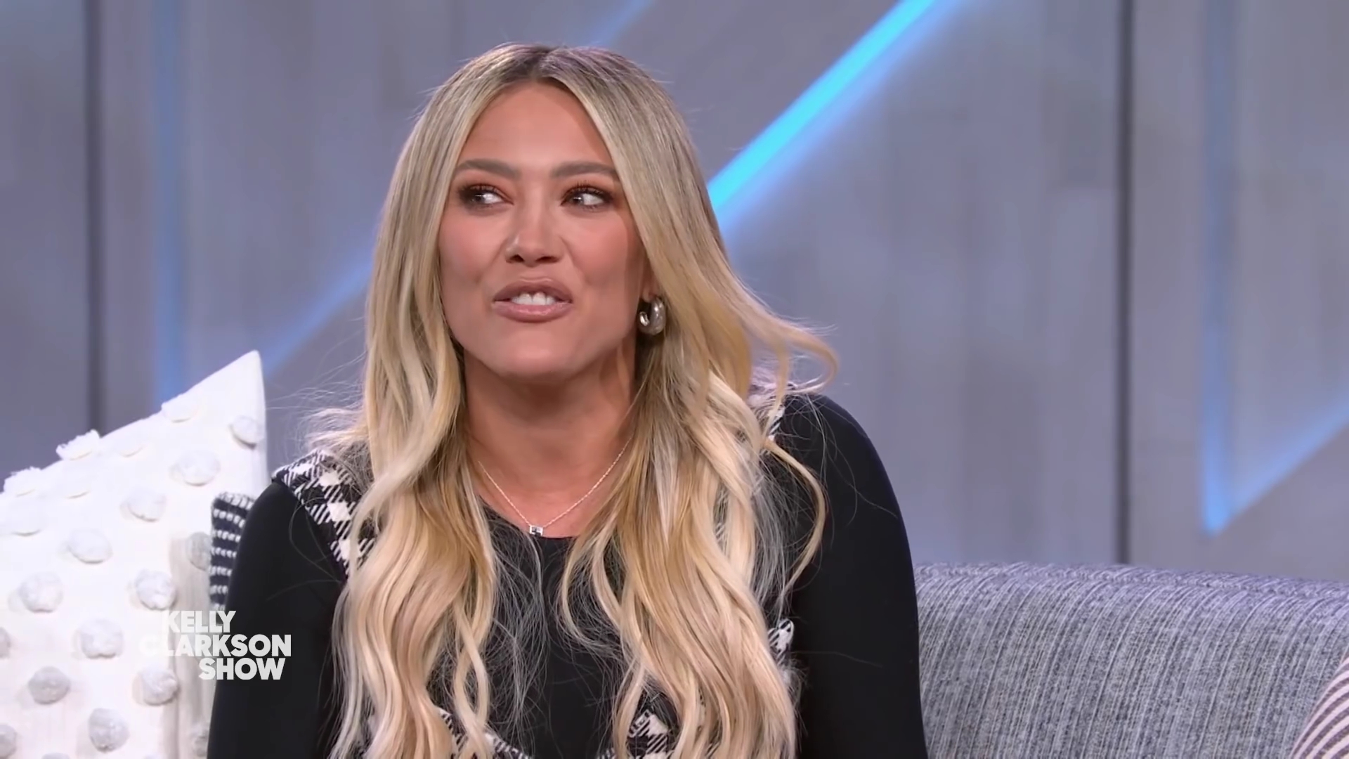 DailyDuff-dot-nl_2022TheKellyClarksonShow0522.jpg