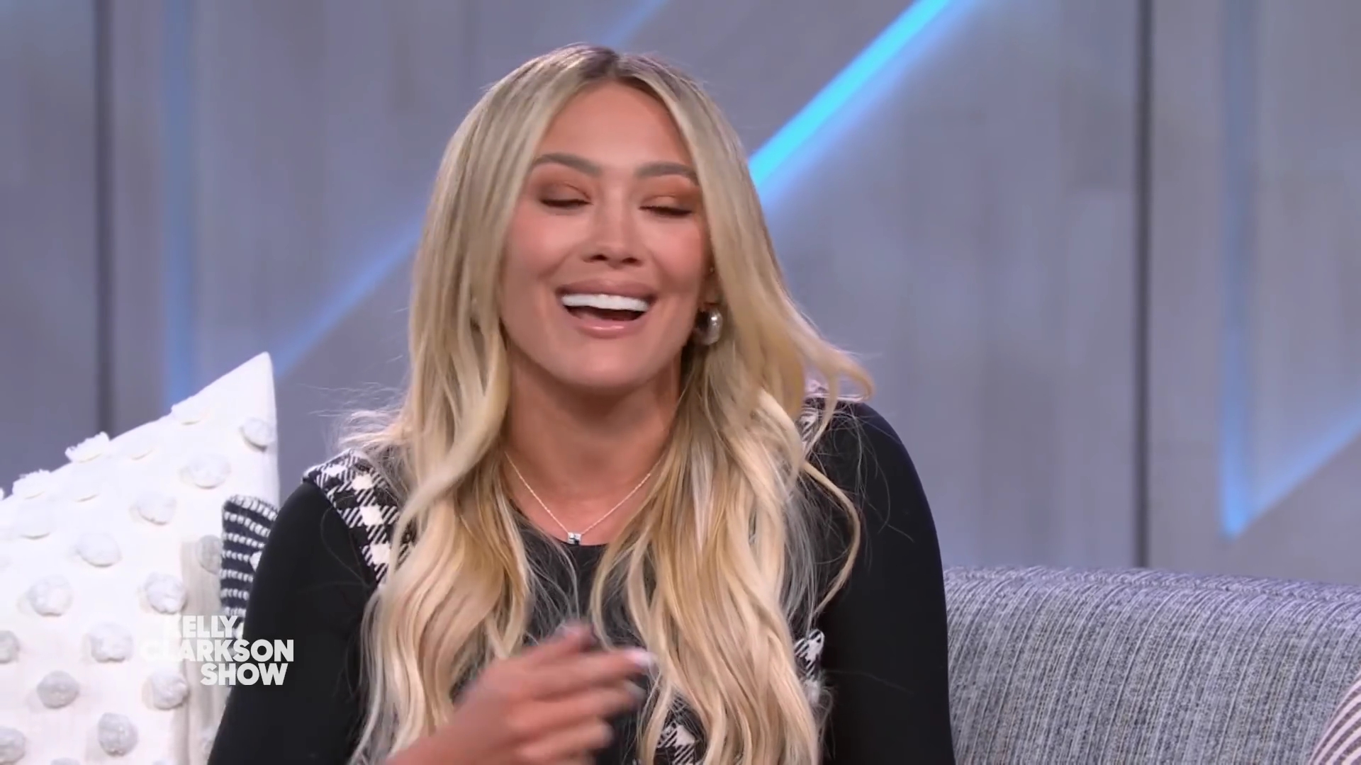 DailyDuff-dot-nl_2022TheKellyClarksonShow0523.jpg