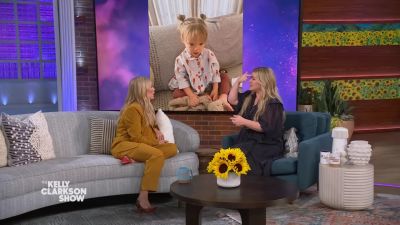 DailyDuff-dot-nl_2023TheKellyClarksonShow0303.jpg