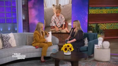 DailyDuff-dot-nl_2023TheKellyClarksonShow0318.jpg