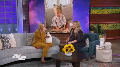 DailyDuff-dot-nl_2023TheKellyClarksonShow0332.jpg