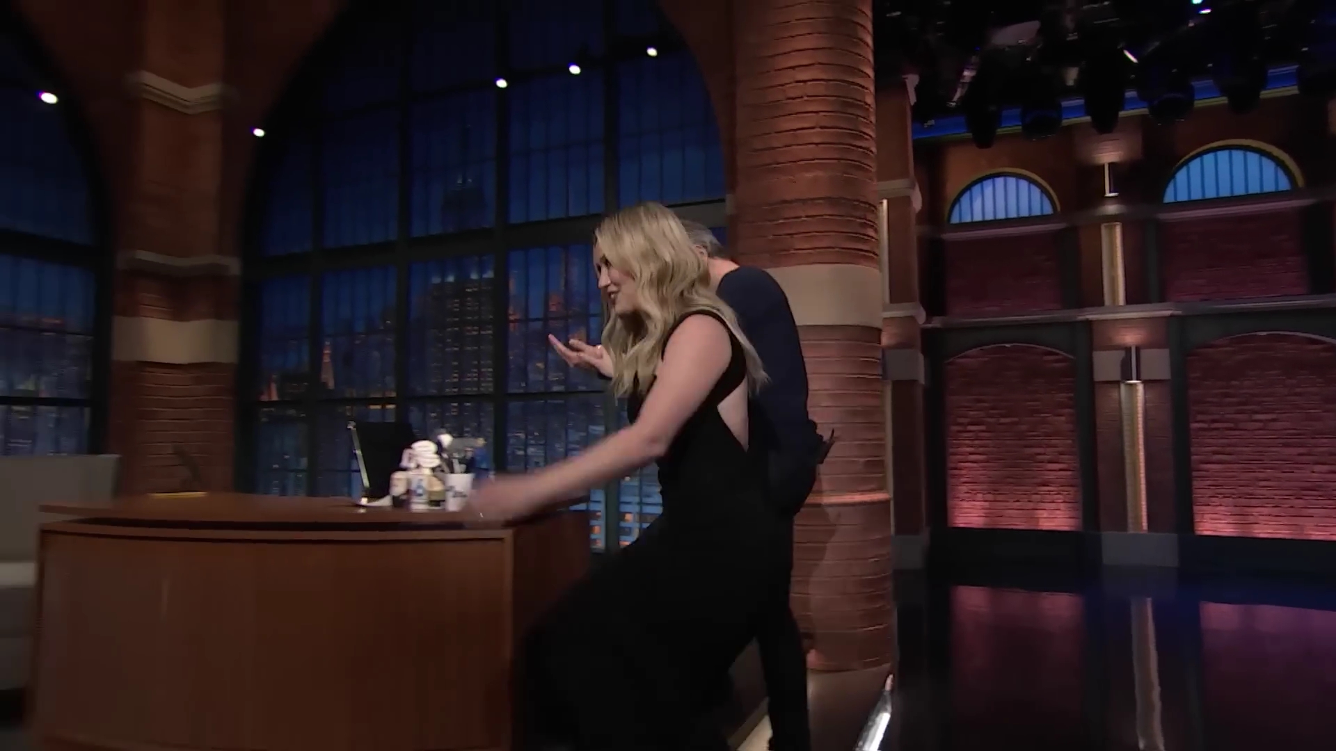 DailyDuff-dot-nl_2023LateNightwithSethMeyers0050.jpg DailyDuff-dot-nl_2023LateNightwithSethMeyers0050.jpg