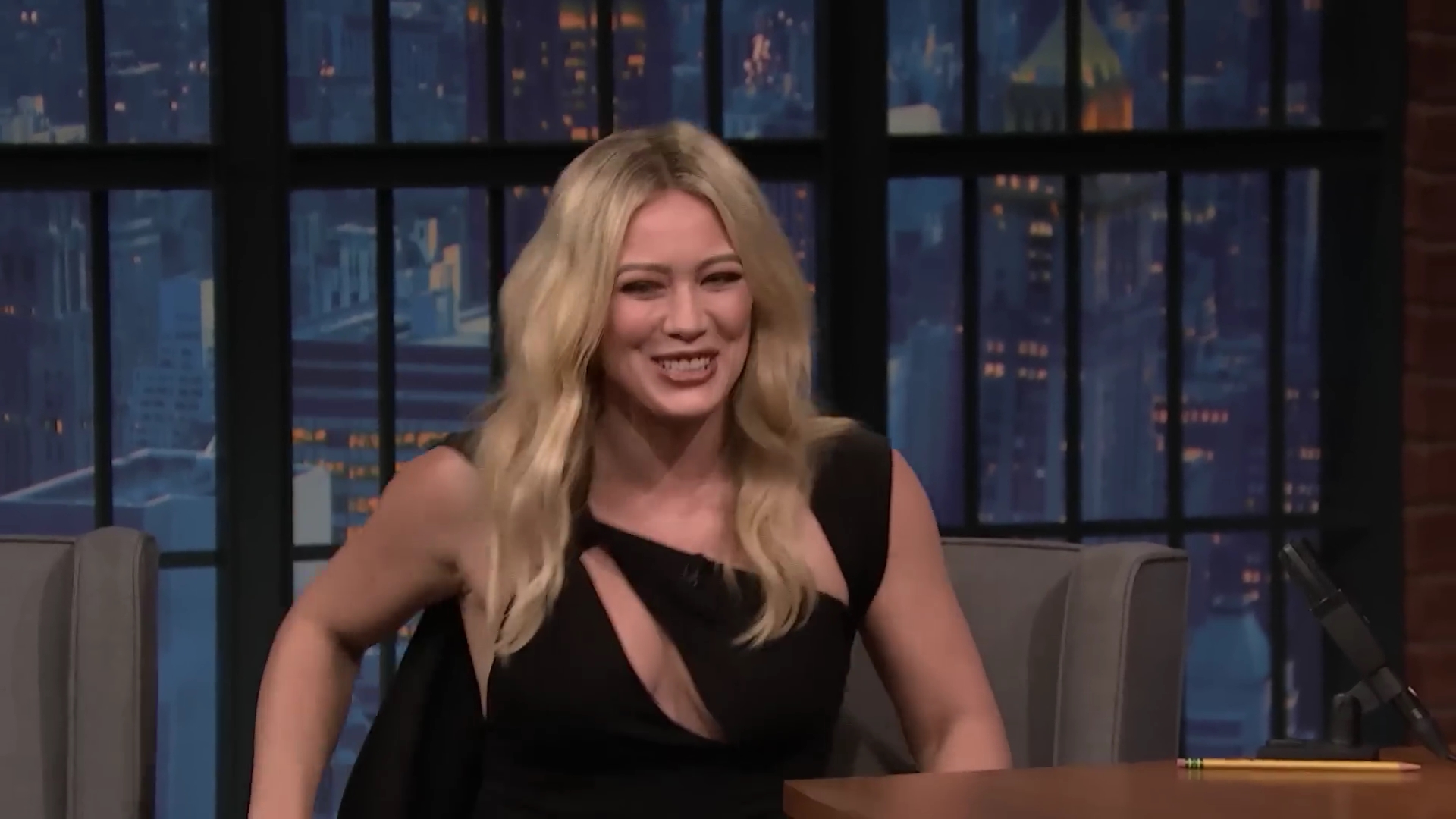 DailyDuff-dot-nl_2023LateNightwithSethMeyers0059.jpg