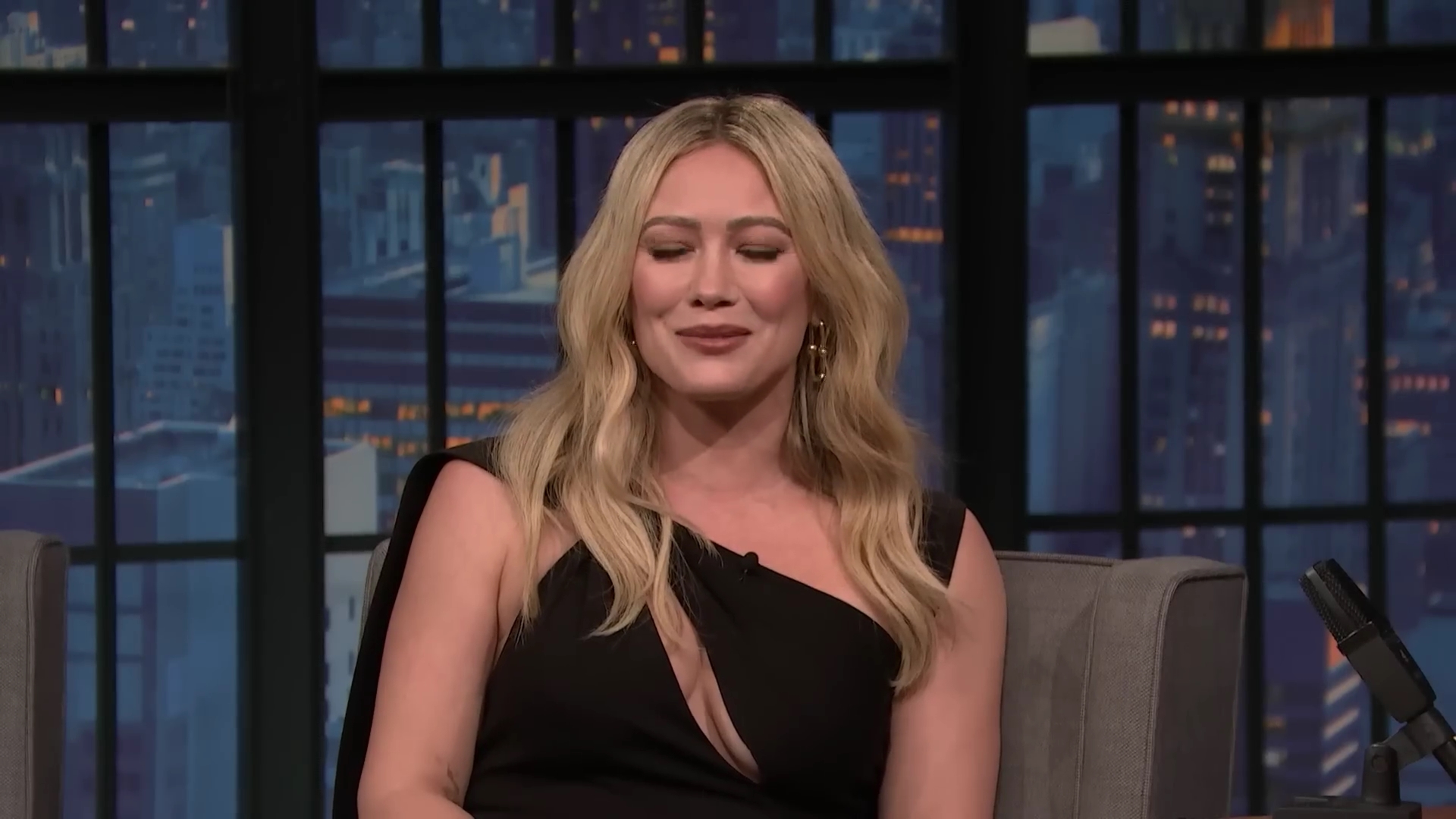 DailyDuff-dot-nl_2023LateNightwithSethMeyers0090.jpg DailyDuff-dot-nl_2023LateNightwithSethMeyers0090.jpg