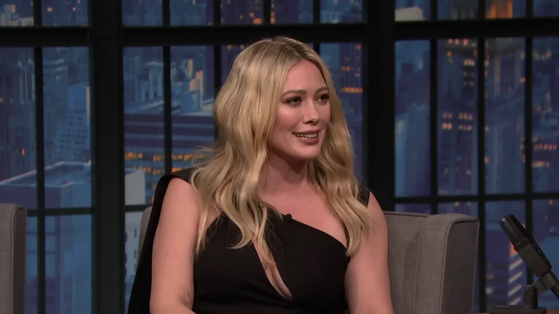 DailyDuff-dot-nl_2023LateNightwithSethMeyers0096.jpg DailyDuff-dot-nl_2023LateNightwithSethMeyers0096.jpg