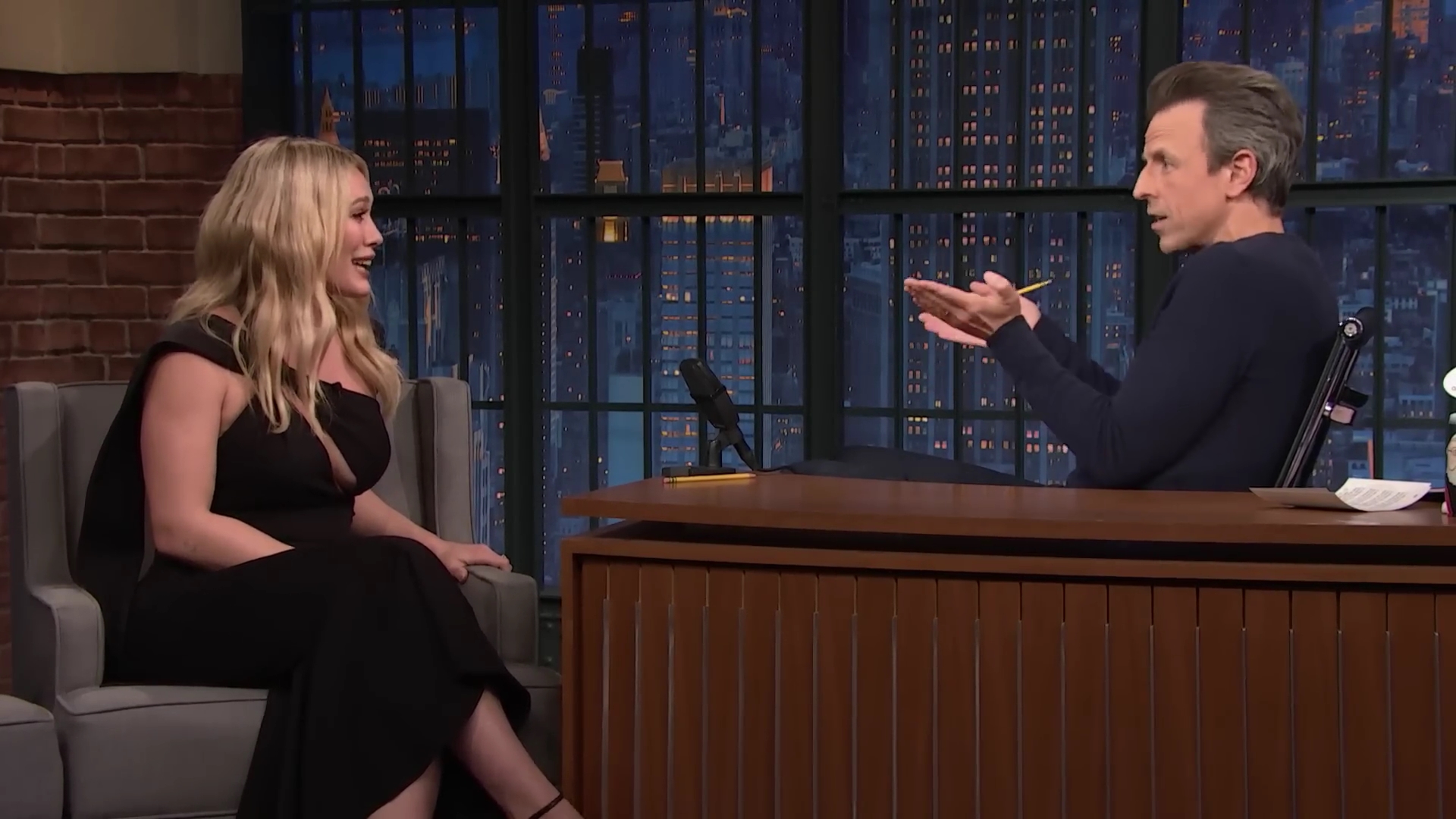 DailyDuff-dot-nl_2023LateNightwithSethMeyers0103.jpg DailyDuff-dot-nl_2023LateNightwithSethMeyers0103.jpg