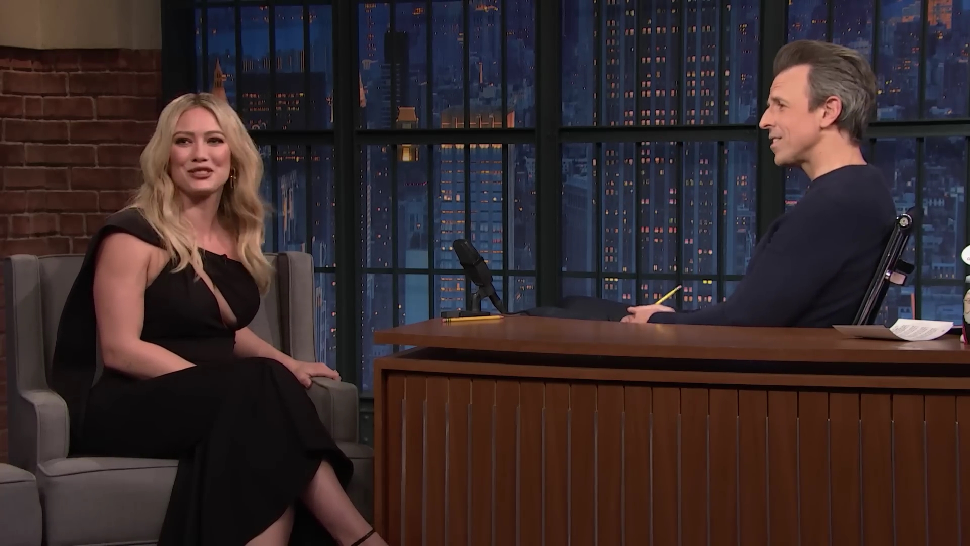 DailyDuff-dot-nl_2023LateNightwithSethMeyers0106.jpg