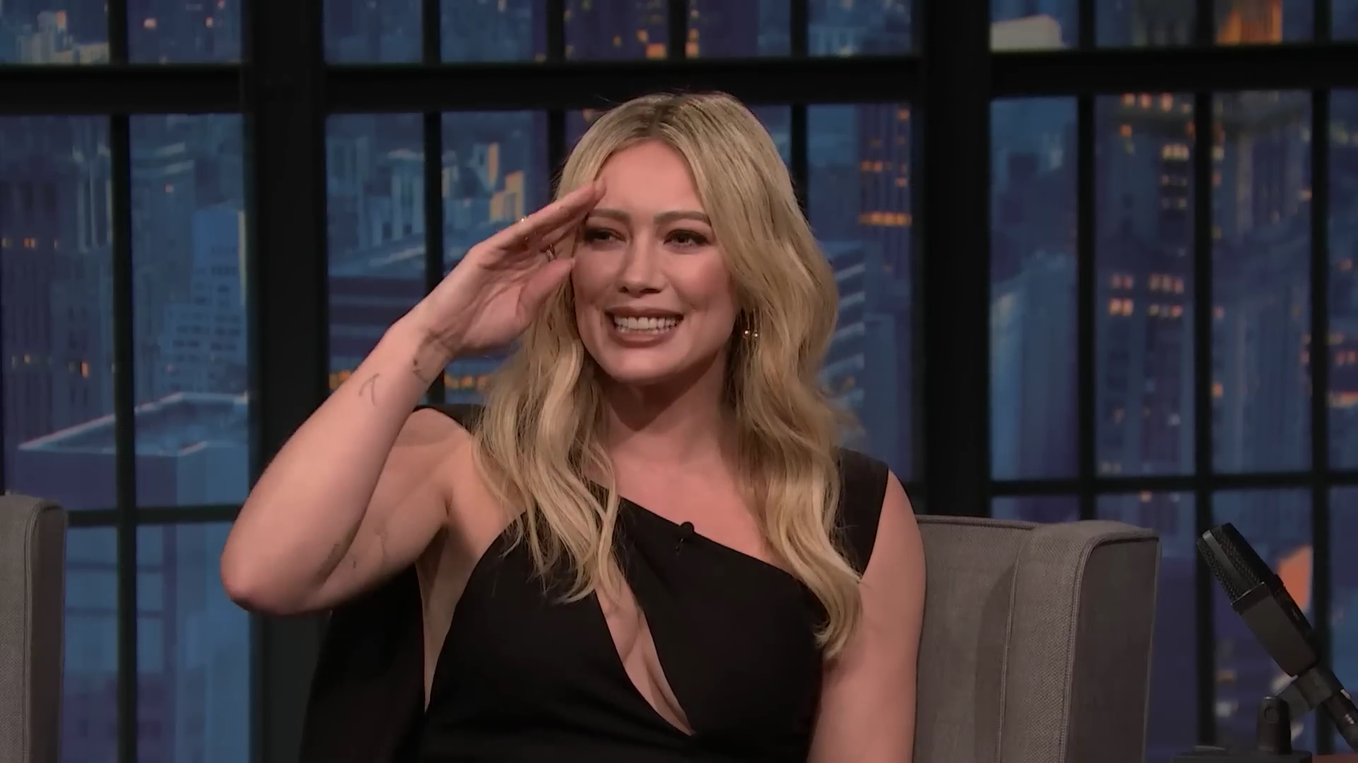 DailyDuff-dot-nl_2023LateNightwithSethMeyers0117.jpg DailyDuff-dot-nl_2023LateNightwithSethMeyers0117.jpg