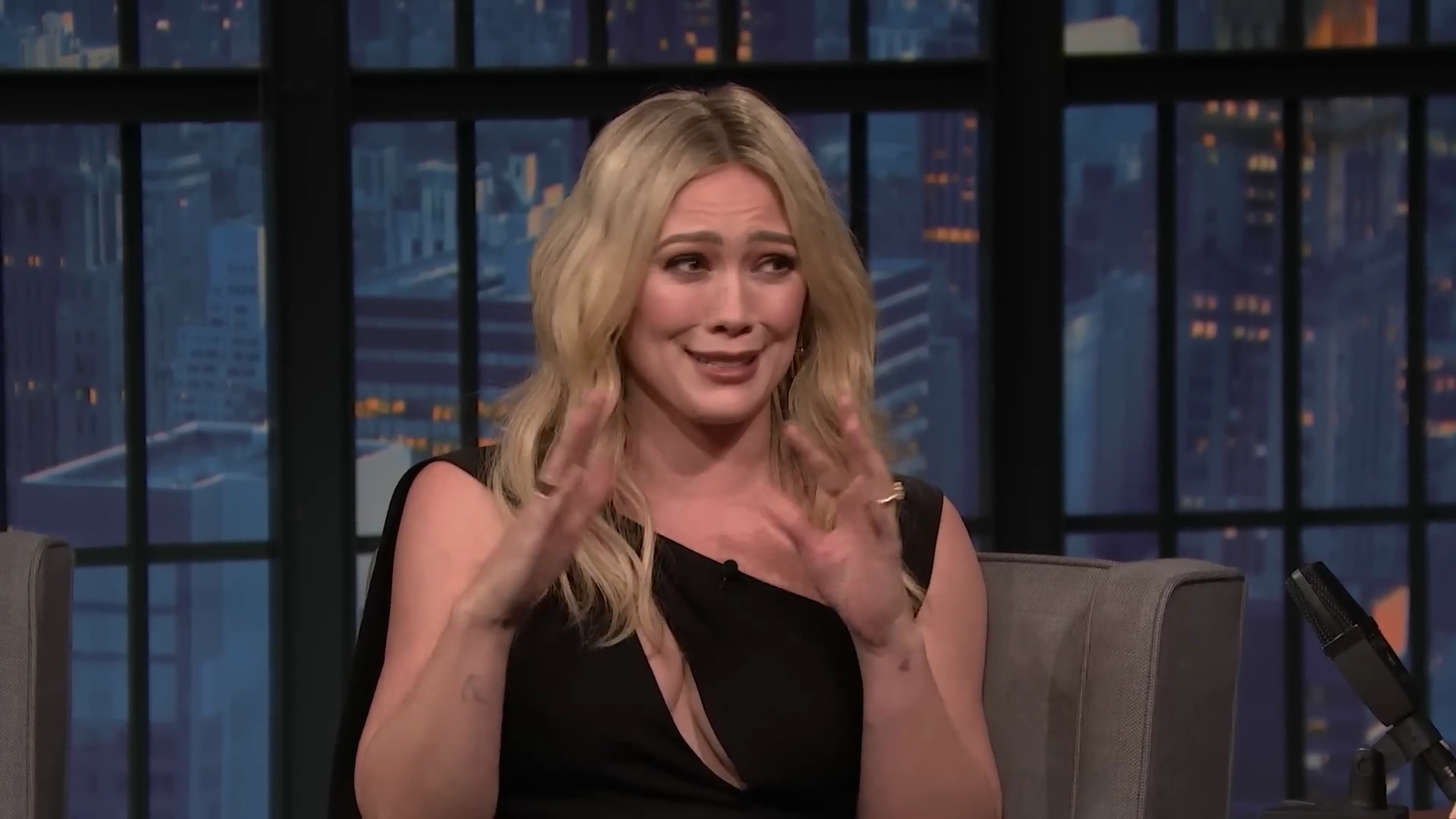 DailyDuff-dot-nl_2023LateNightwithSethMeyers0122.jpg DailyDuff-dot-nl_2023LateNightwithSethMeyers0122.jpg