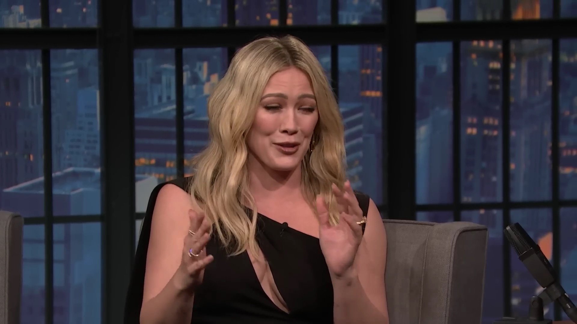 DailyDuff-dot-nl_2023LateNightwithSethMeyers0124.jpg DailyDuff-dot-nl_2023LateNightwithSethMeyers0124.jpg