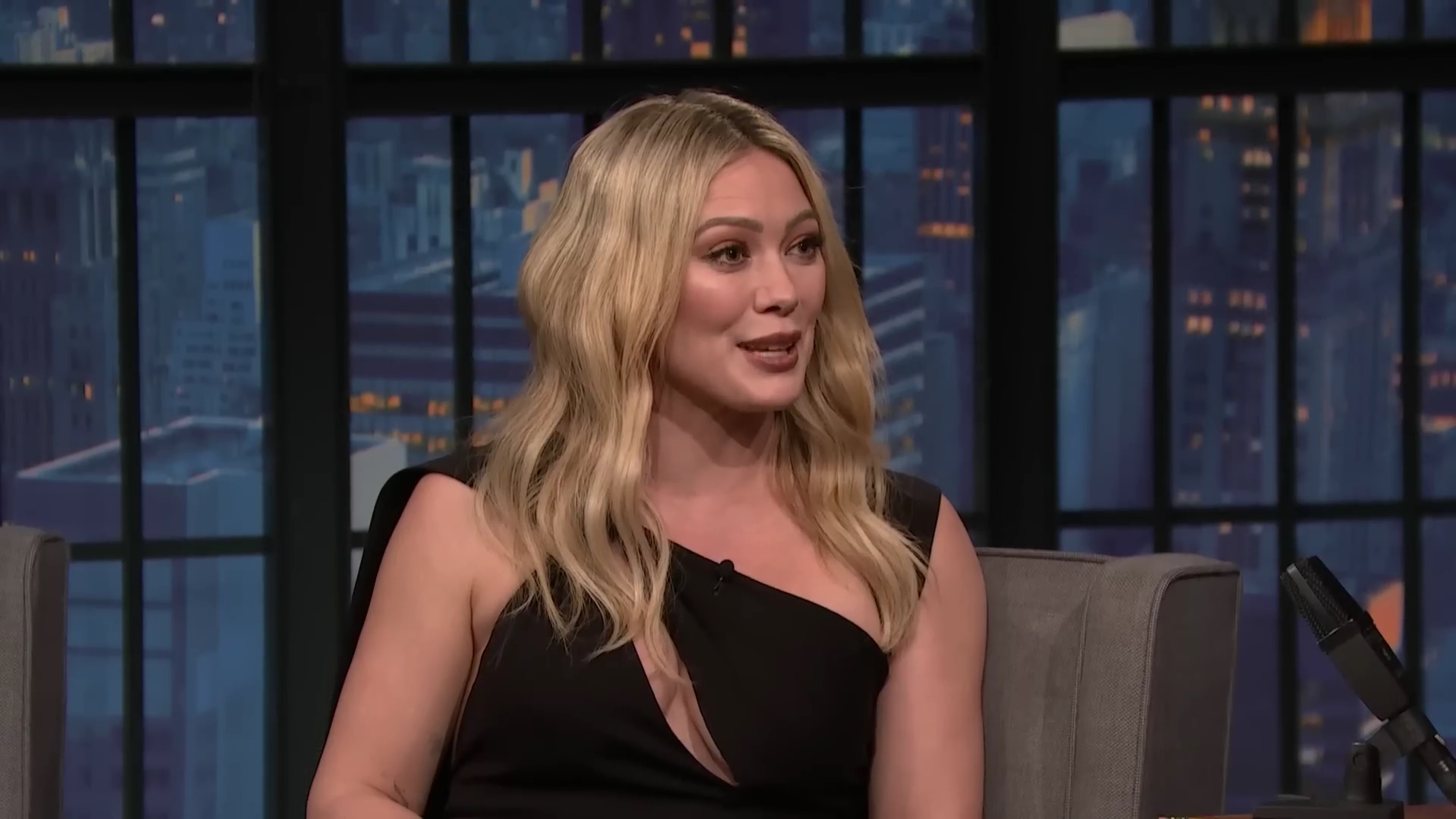 DailyDuff-dot-nl_2023LateNightwithSethMeyers0145.jpg