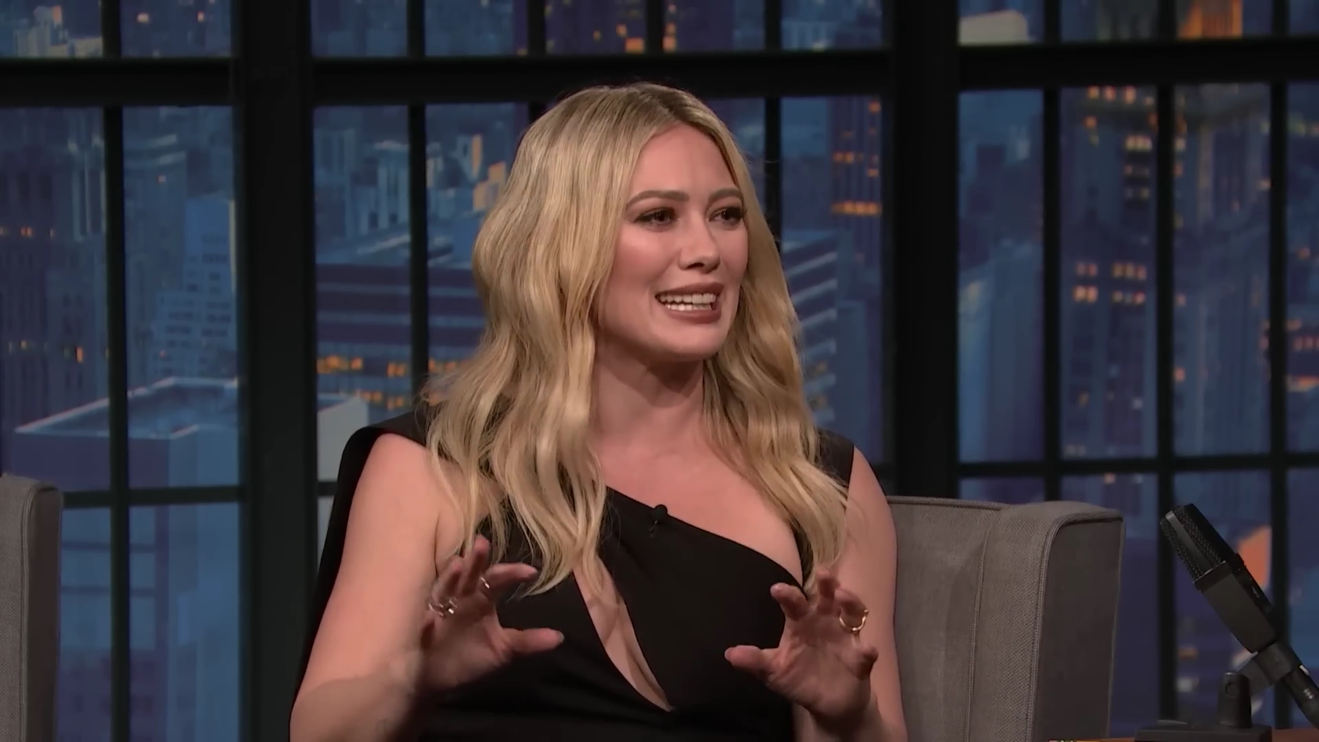 DailyDuff-dot-nl_2023LateNightwithSethMeyers0153.jpg