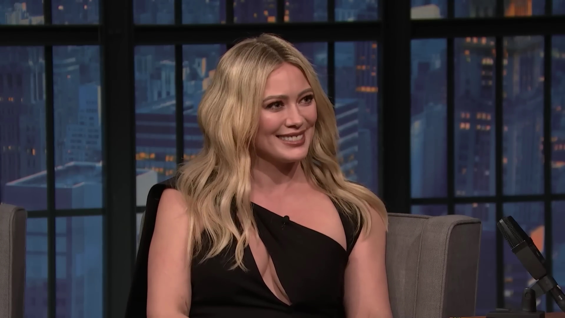 DailyDuff-dot-nl_2023LateNightwithSethMeyers0156.jpg