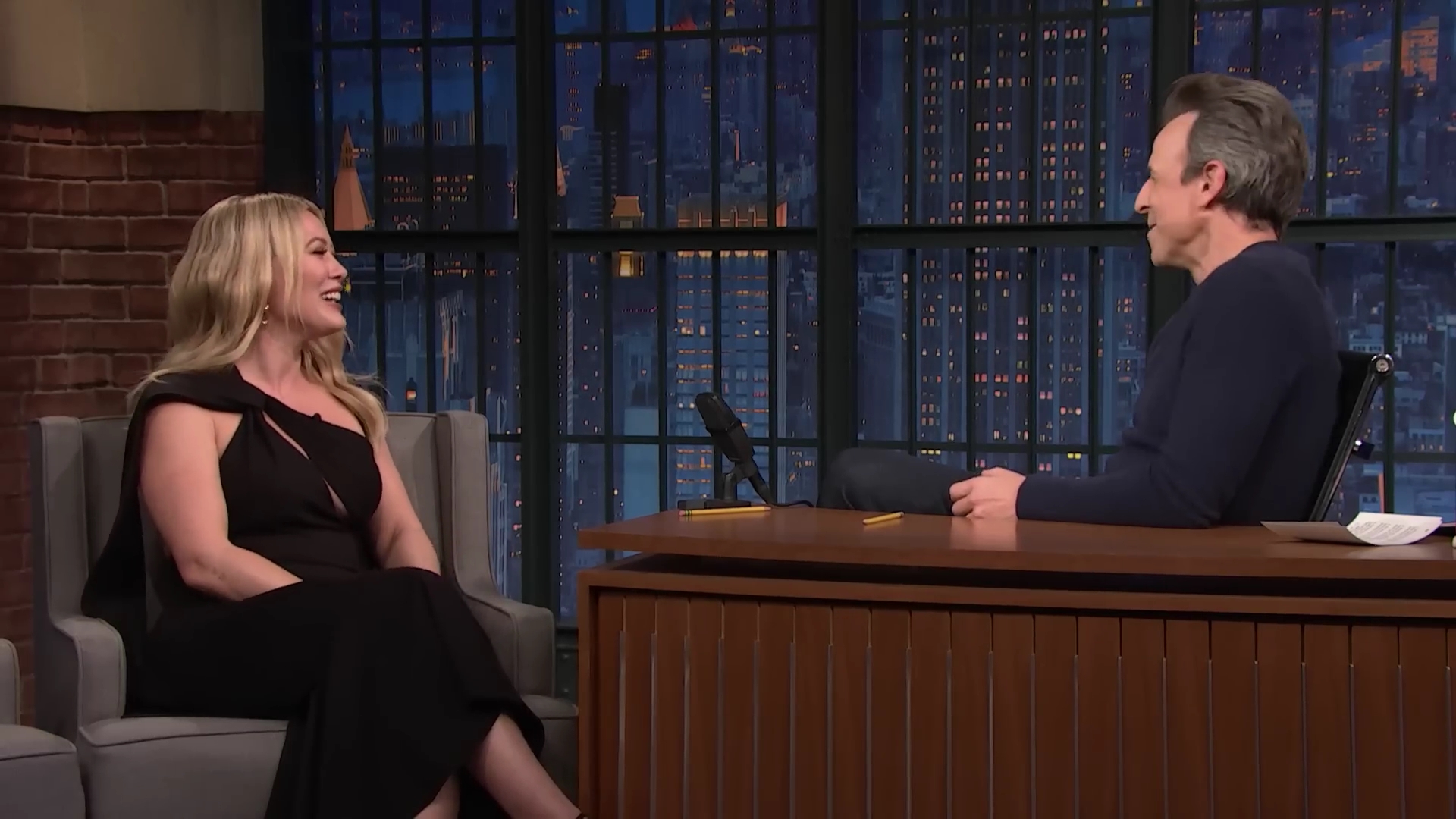 DailyDuff-dot-nl_2023LateNightwithSethMeyers0183.jpg DailyDuff-dot-nl_2023LateNightwithSethMeyers0183.jpg