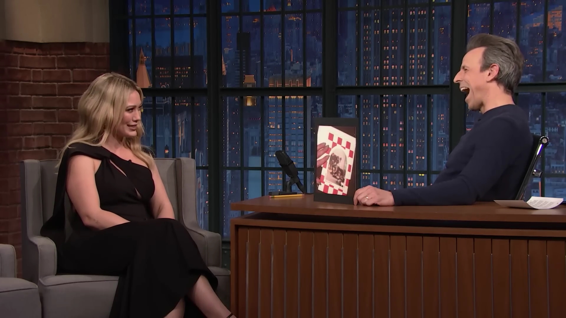 DailyDuff-dot-nl_2023LateNightwithSethMeyers0231.jpg