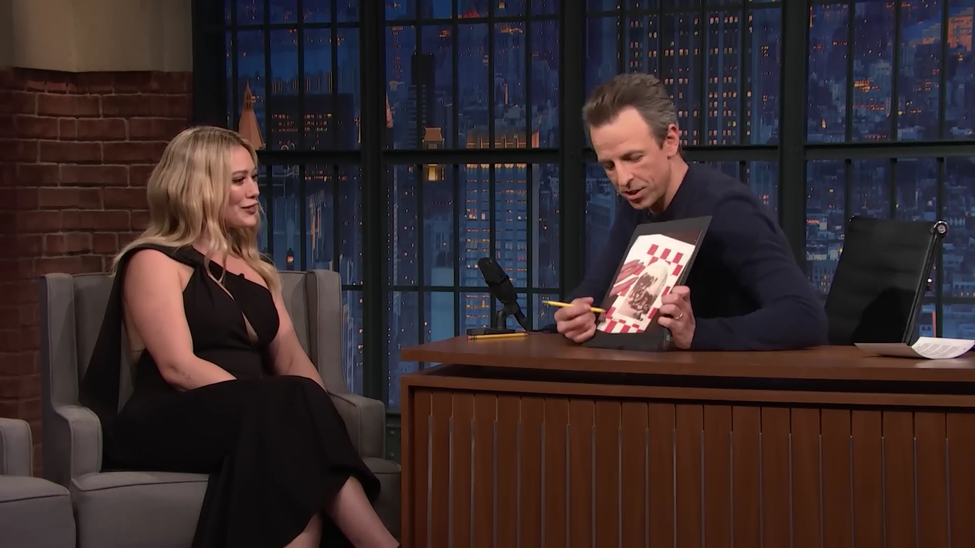 DailyDuff-dot-nl_2023LateNightwithSethMeyers0264.jpg DailyDuff-dot-nl_2023LateNightwithSethMeyers0264.jpg