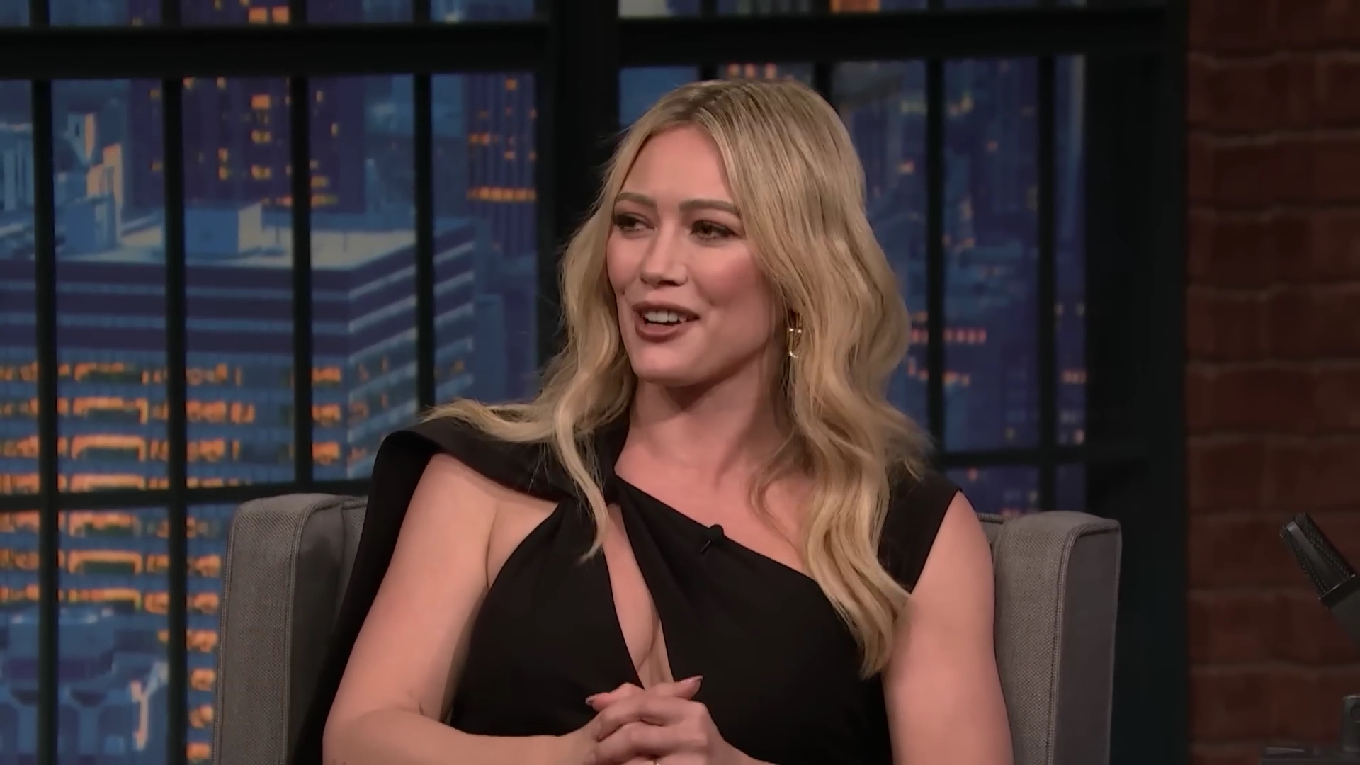 DailyDuff-dot-nl_2023LateNightwithSethMeyers0321.jpg