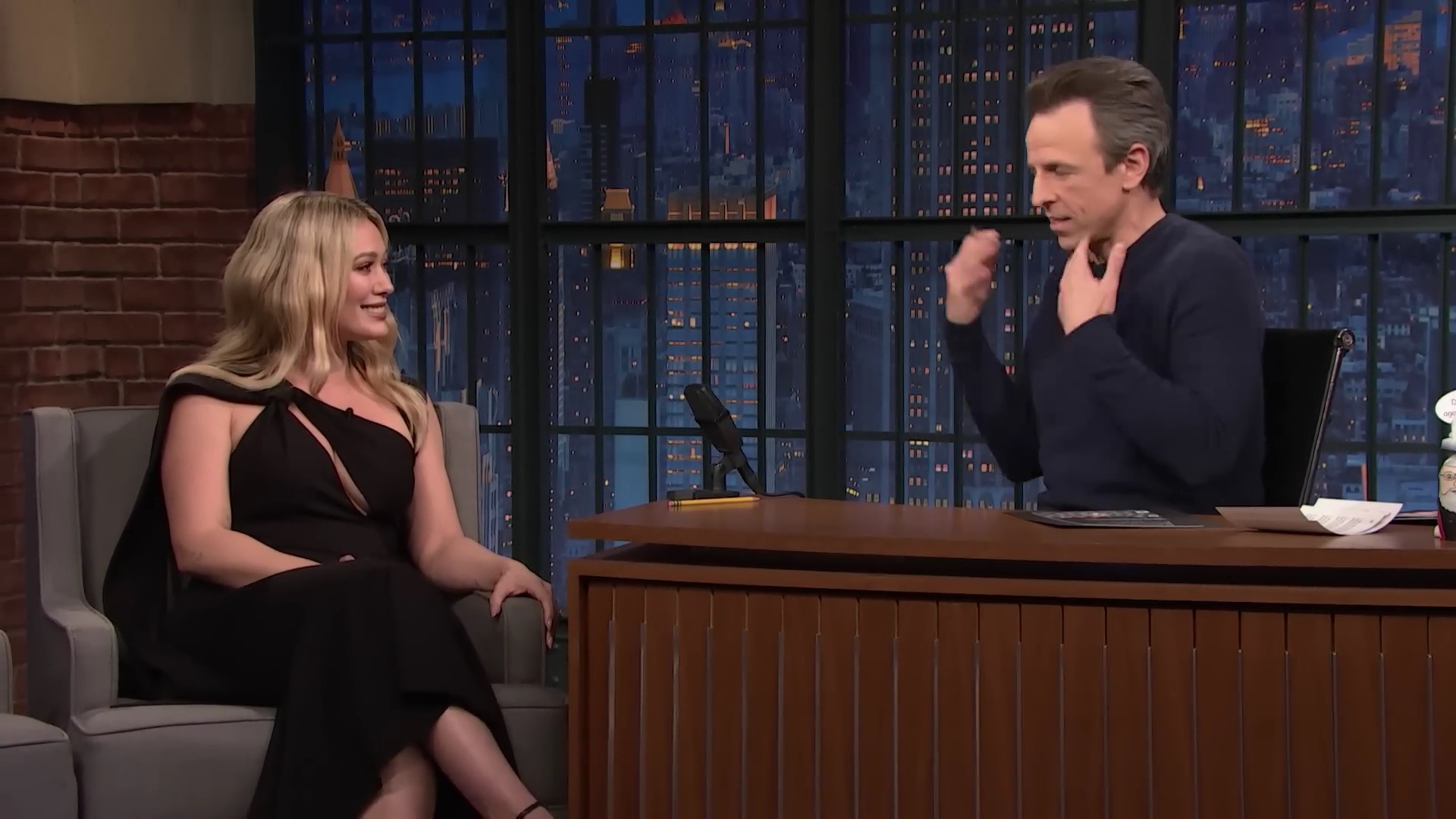 DailyDuff-dot-nl_2023LateNightwithSethMeyers0363.jpg DailyDuff-dot-nl_2023LateNightwithSethMeyers0363.jpg