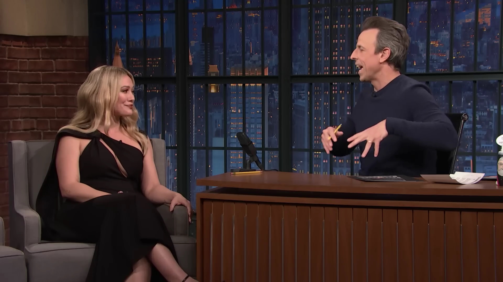 DailyDuff-dot-nl_2023LateNightwithSethMeyers0366.jpg DailyDuff-dot-nl_2023LateNightwithSethMeyers0366.jpg