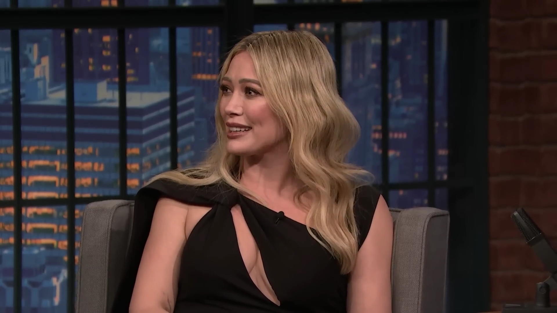 DailyDuff-dot-nl_2023LateNightwithSethMeyers0384.jpg DailyDuff-dot-nl_2023LateNightwithSethMeyers0384.jpg