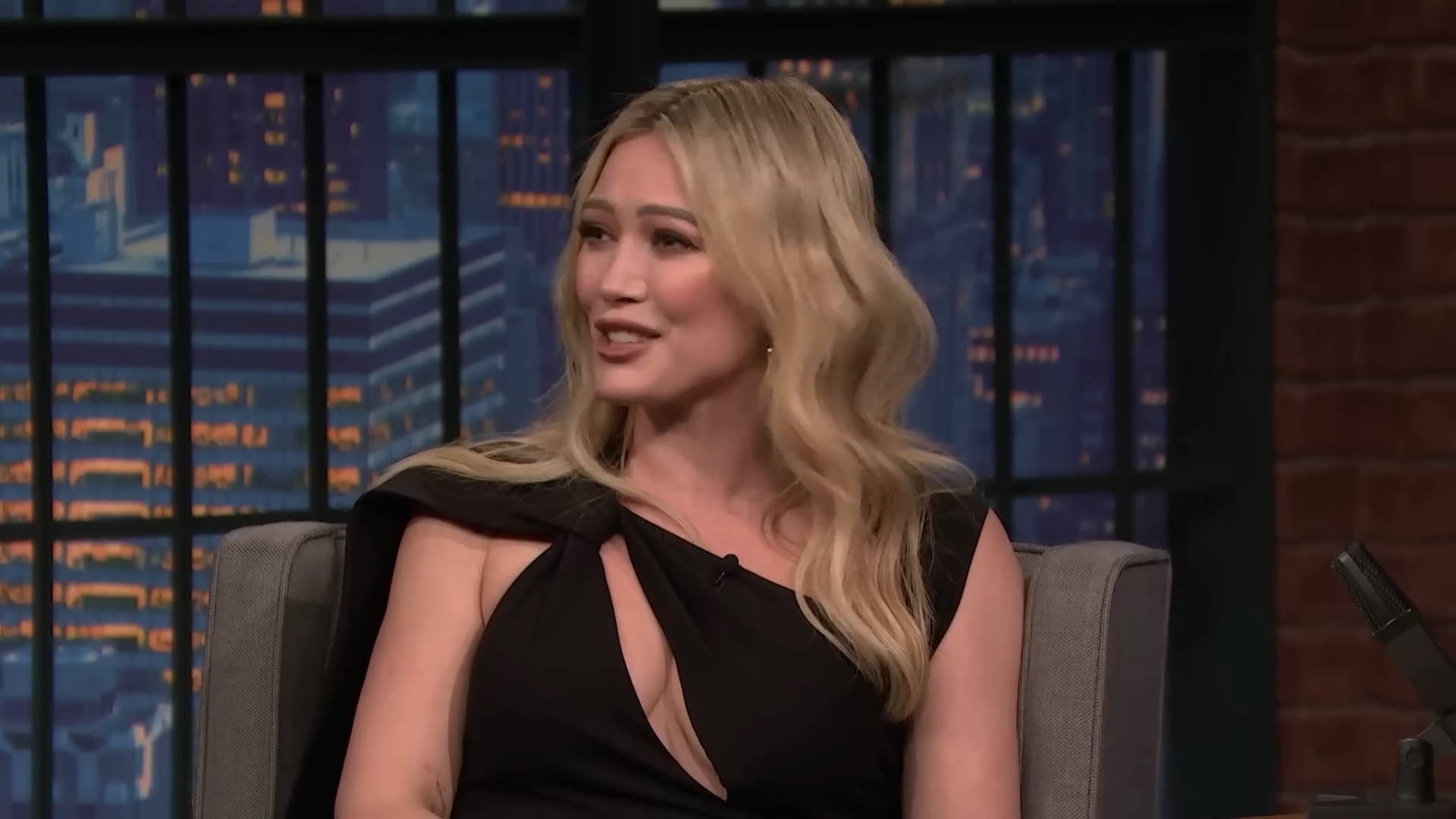 DailyDuff-dot-nl_2023LateNightwithSethMeyers0385.jpg DailyDuff-dot-nl_2023LateNightwithSethMeyers0385.jpg