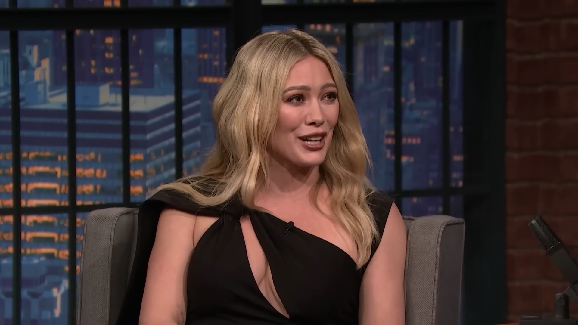 DailyDuff-dot-nl_2023LateNightwithSethMeyers0386.jpg DailyDuff-dot-nl_2023LateNightwithSethMeyers0386.jpg