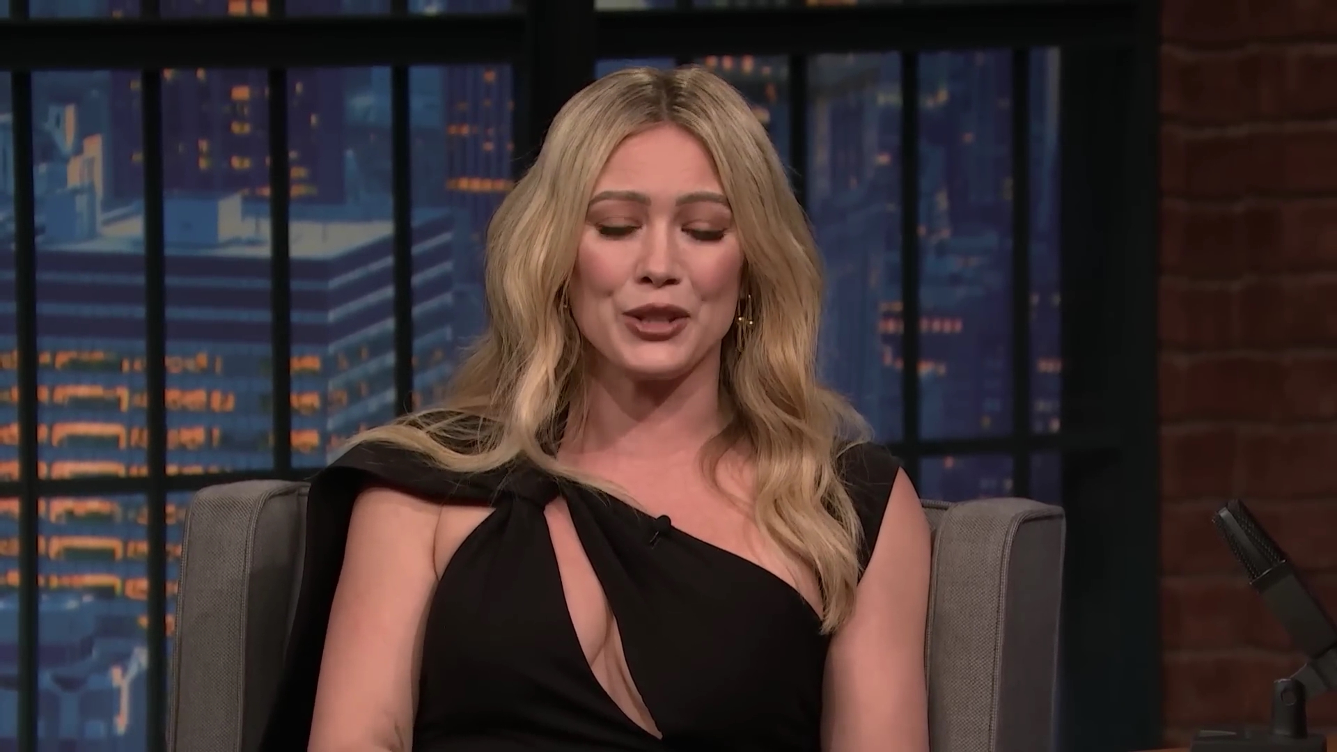 DailyDuff-dot-nl_2023LateNightwithSethMeyers0391.jpg DailyDuff-dot-nl_2023LateNightwithSethMeyers0391.jpg