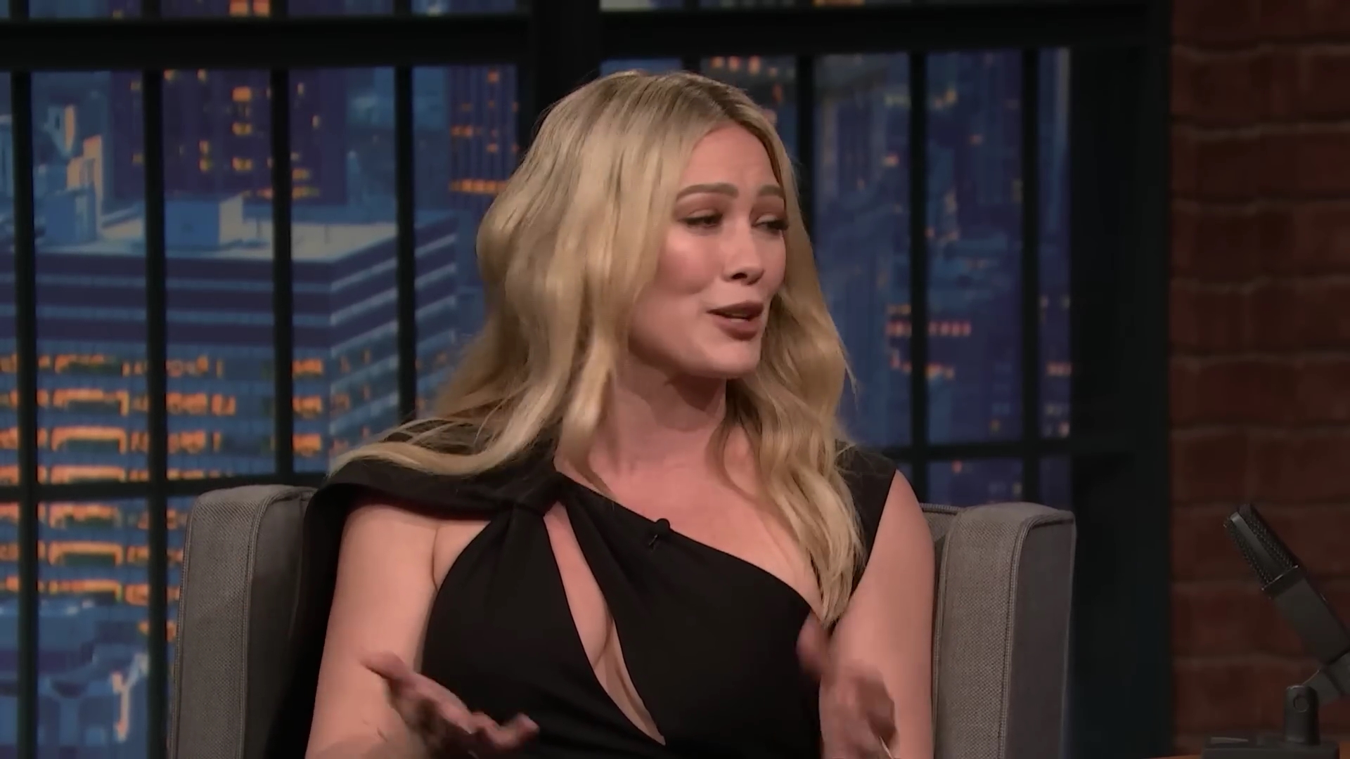 DailyDuff-dot-nl_2023LateNightwithSethMeyers0410.jpg DailyDuff-dot-nl_2023LateNightwithSethMeyers0410.jpg