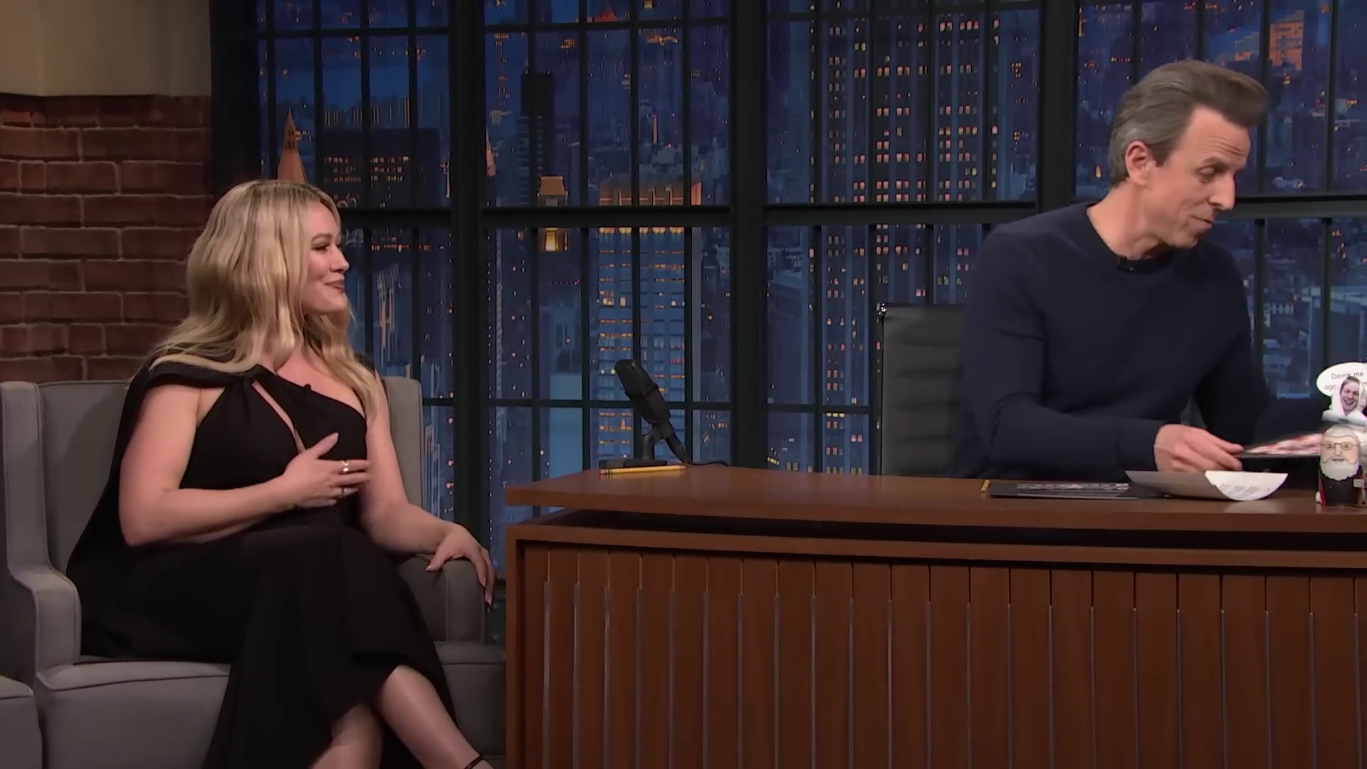 DailyDuff-dot-nl_2023LateNightwithSethMeyers0415.jpg DailyDuff-dot-nl_2023LateNightwithSethMeyers0415.jpg