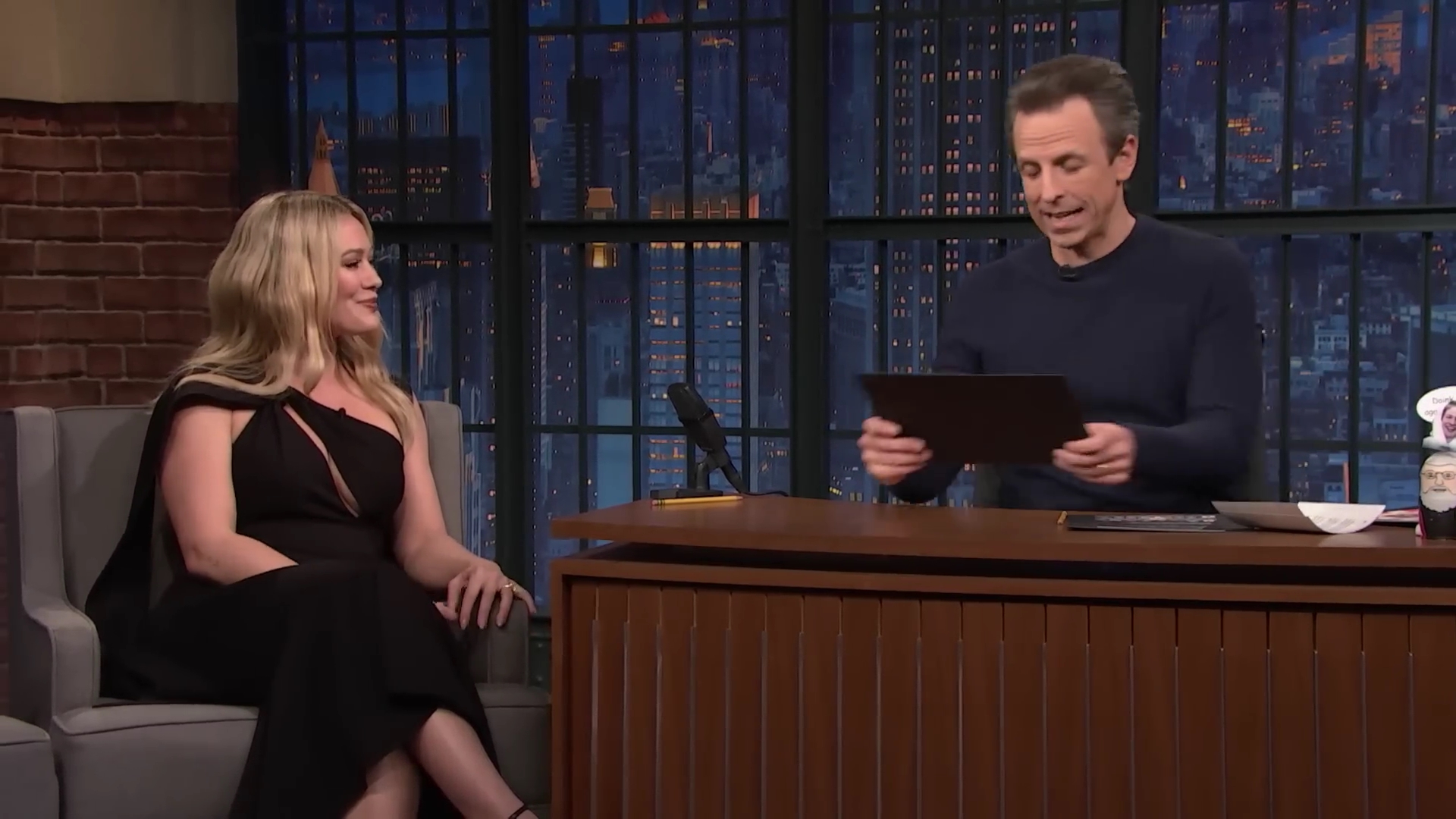 DailyDuff-dot-nl_2023LateNightwithSethMeyers0416.jpg DailyDuff-dot-nl_2023LateNightwithSethMeyers0416.jpg