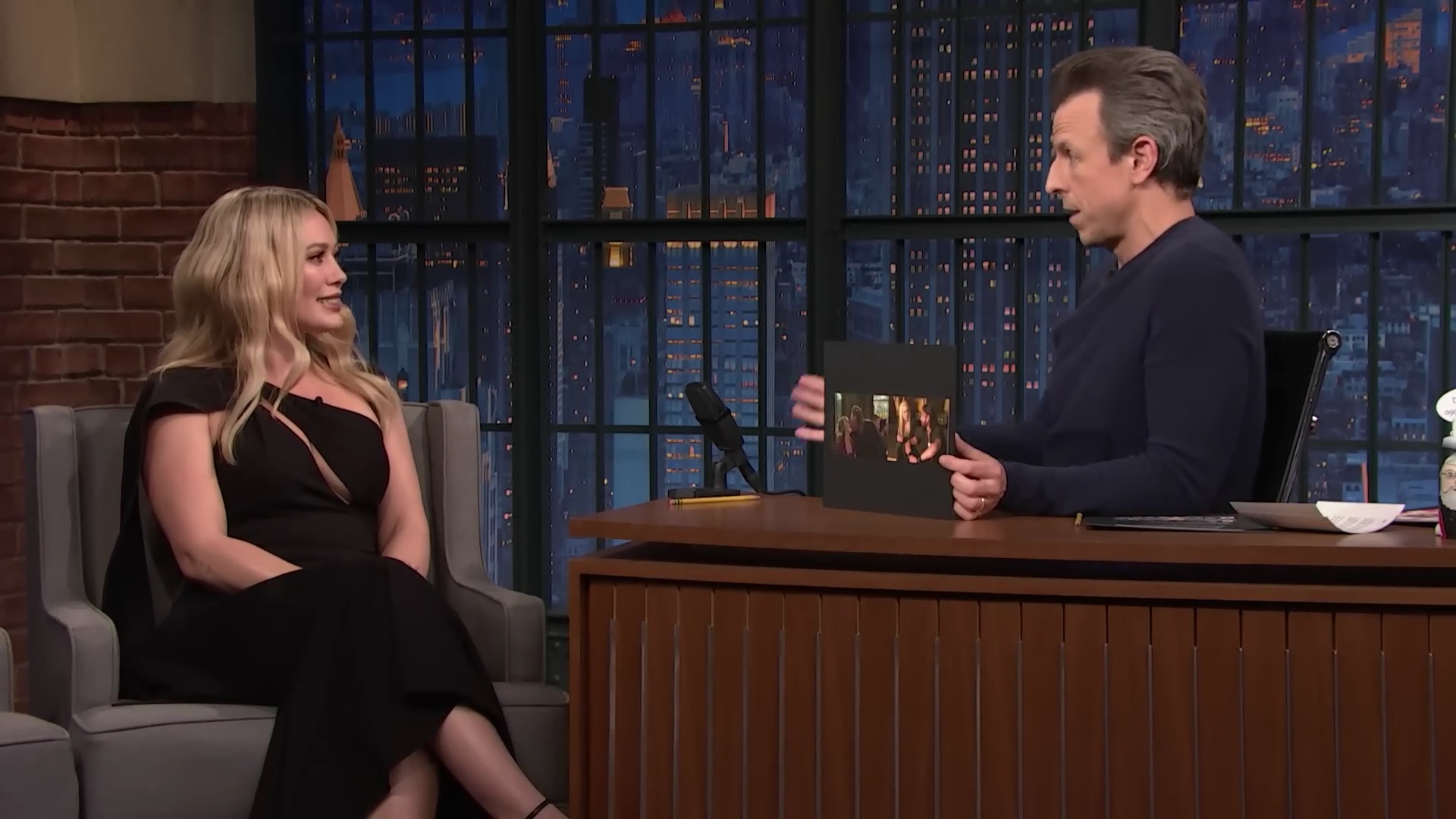 DailyDuff-dot-nl_2023LateNightwithSethMeyers0454.jpg