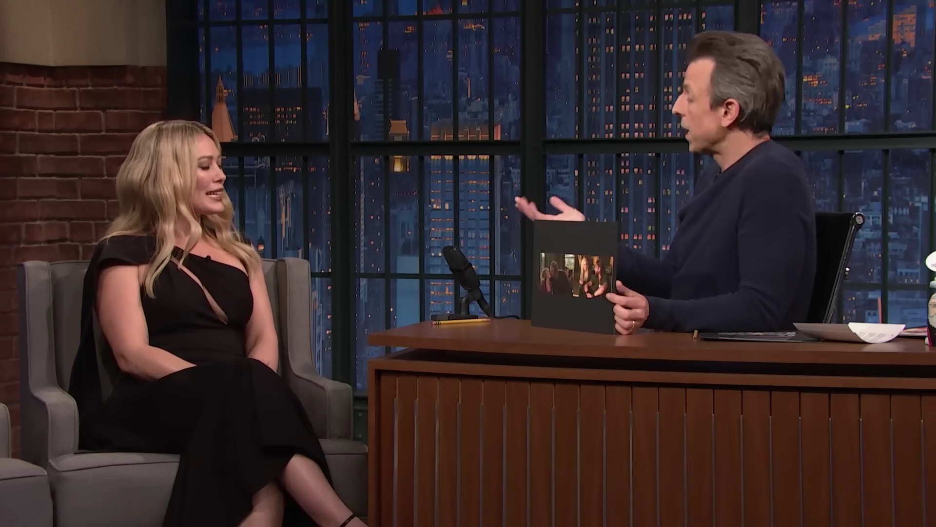 DailyDuff-dot-nl_2023LateNightwithSethMeyers0459.jpg