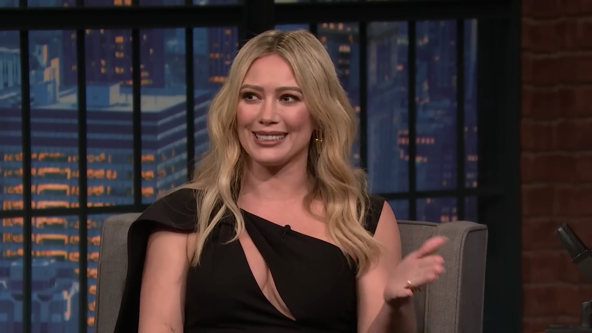 DailyDuff-dot-nl_2023LateNightwithSethMeyers0466.jpg