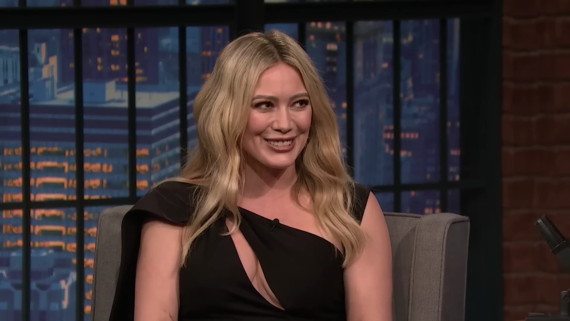 DailyDuff-dot-nl_2023LateNightwithSethMeyers0467.jpg