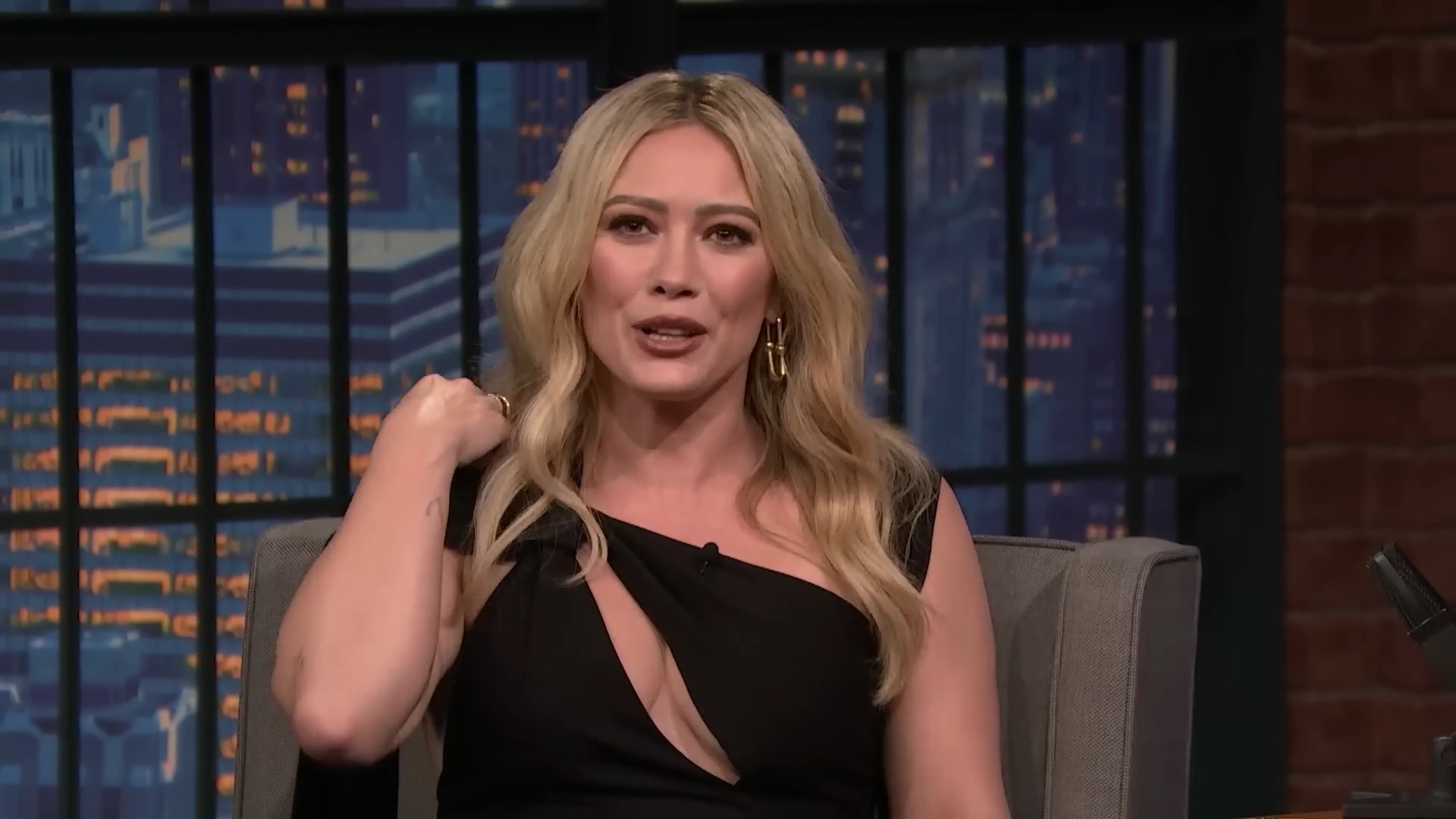 DailyDuff-dot-nl_2023LateNightwithSethMeyers0473.jpg