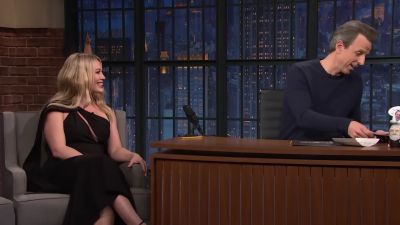 DailyDuff-dot-nl_2023LateNightwithSethMeyers0414.jpg