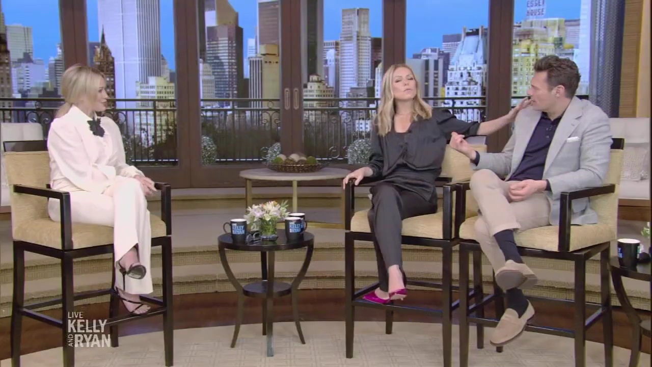 DailyDuff-dot-nl_2023LiveWithKellyAndRyan0001.jpg DailyDuff-dot-nl_2023LiveWithKellyAndRyan0001.jpg