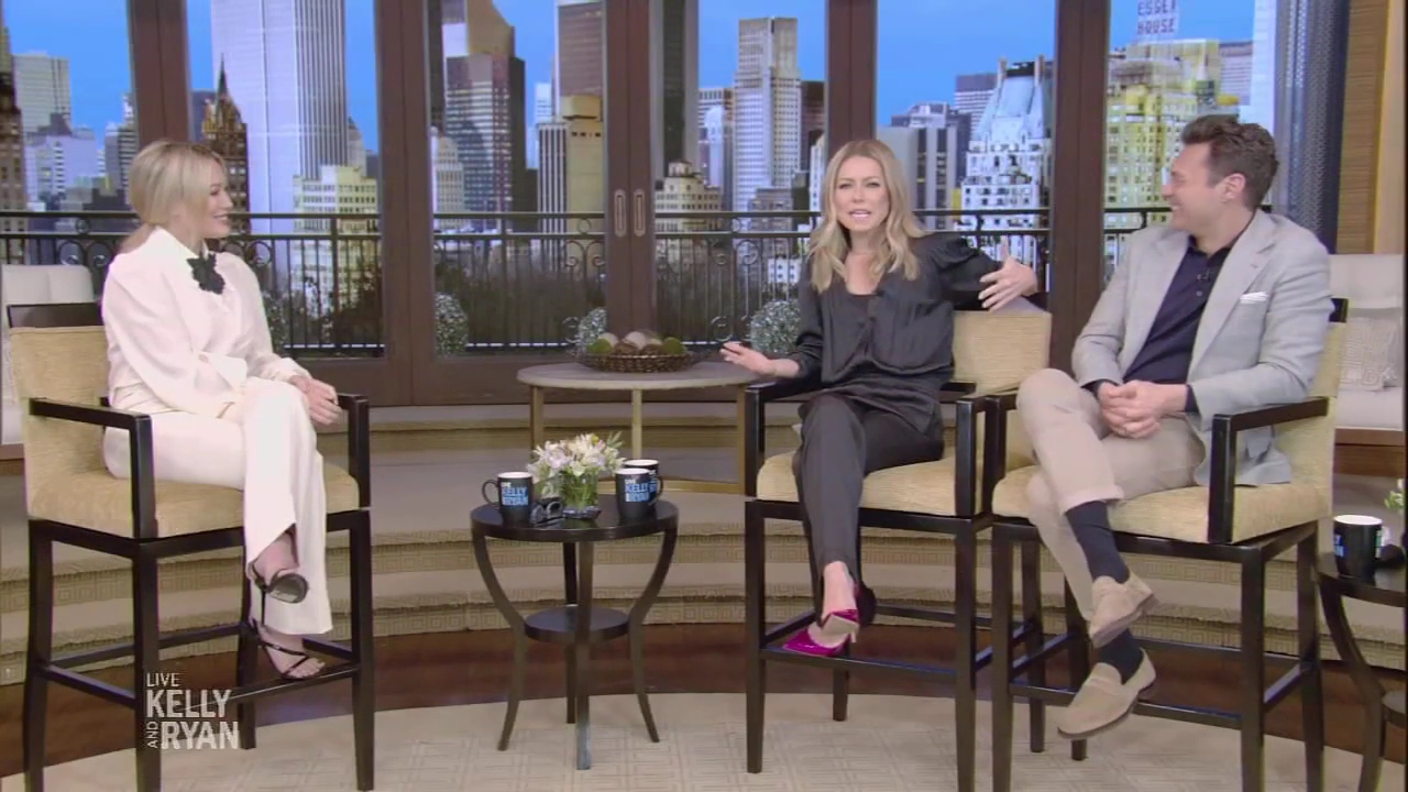 DailyDuff-dot-nl_2023LiveWithKellyAndRyan0012.jpg DailyDuff-dot-nl_2023LiveWithKellyAndRyan0012.jpg